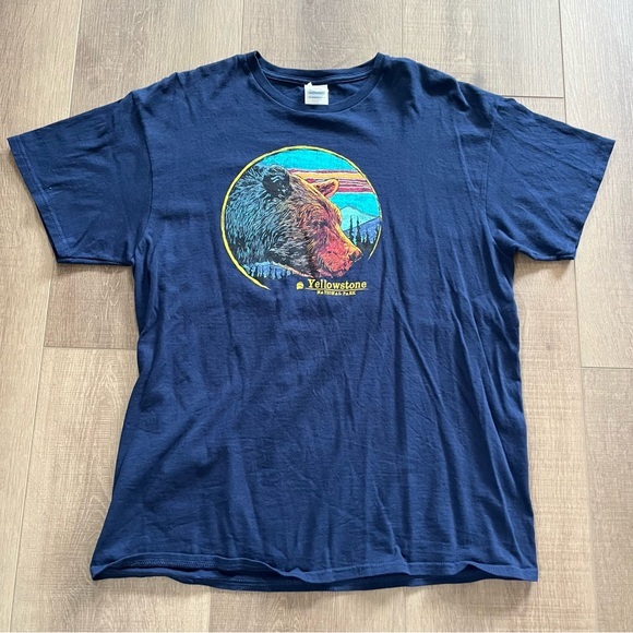 Yellowstone National Park Navy Blue TShirt Unisex L Bear Graphic Cotton Wildlife - Picture 2 of 8